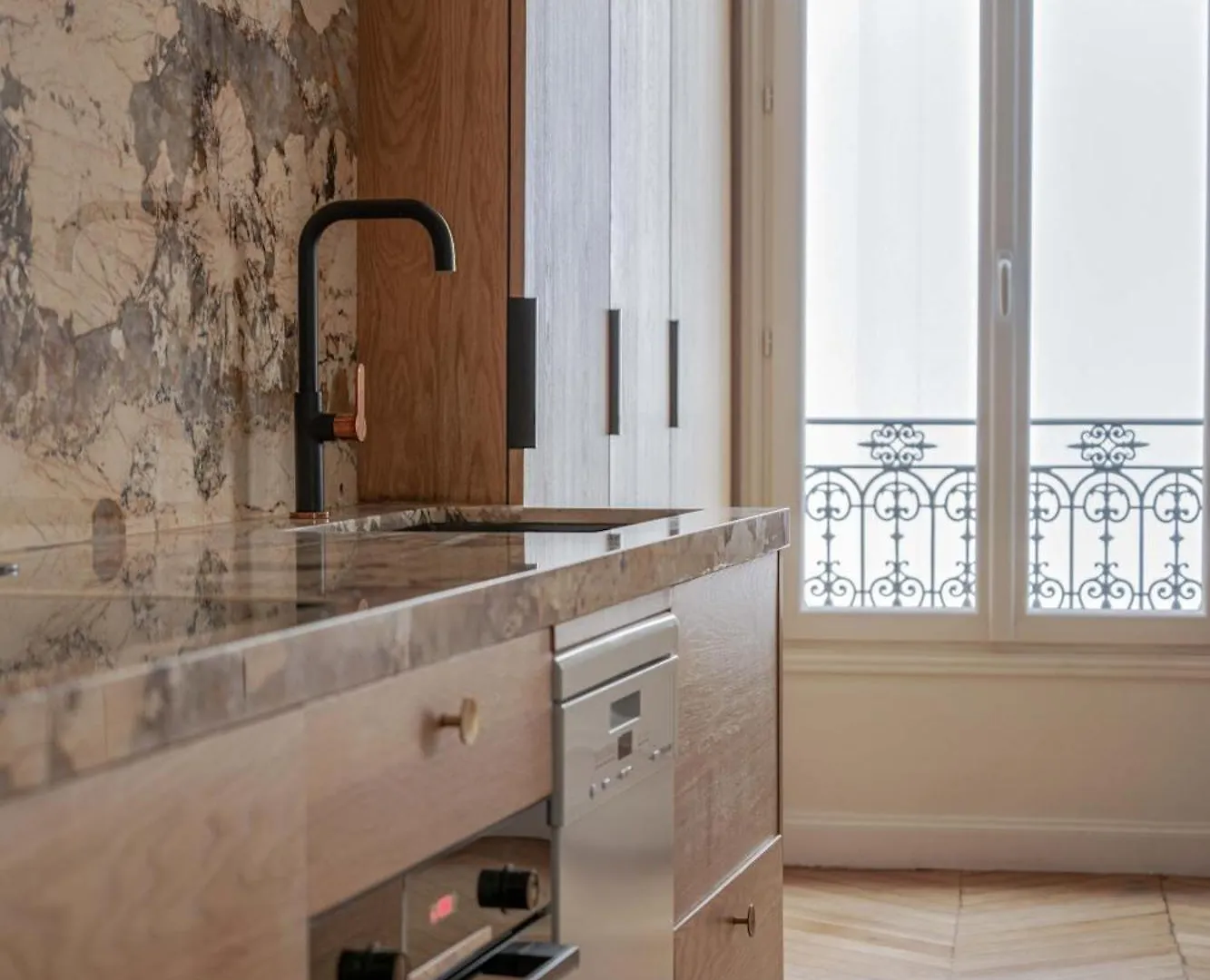 Montaigne Luxury * Parijs