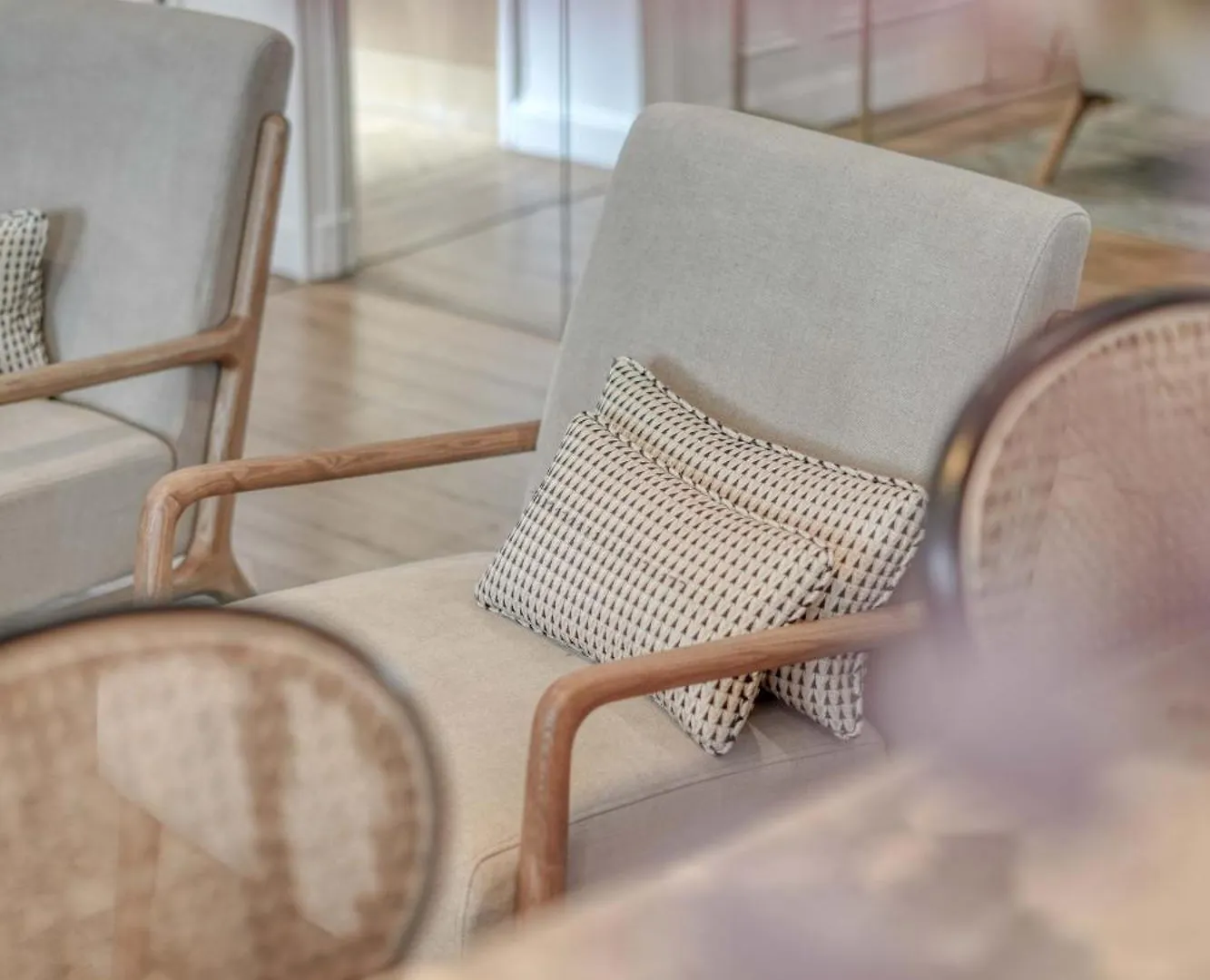 Montaigne Luxury Apartment *