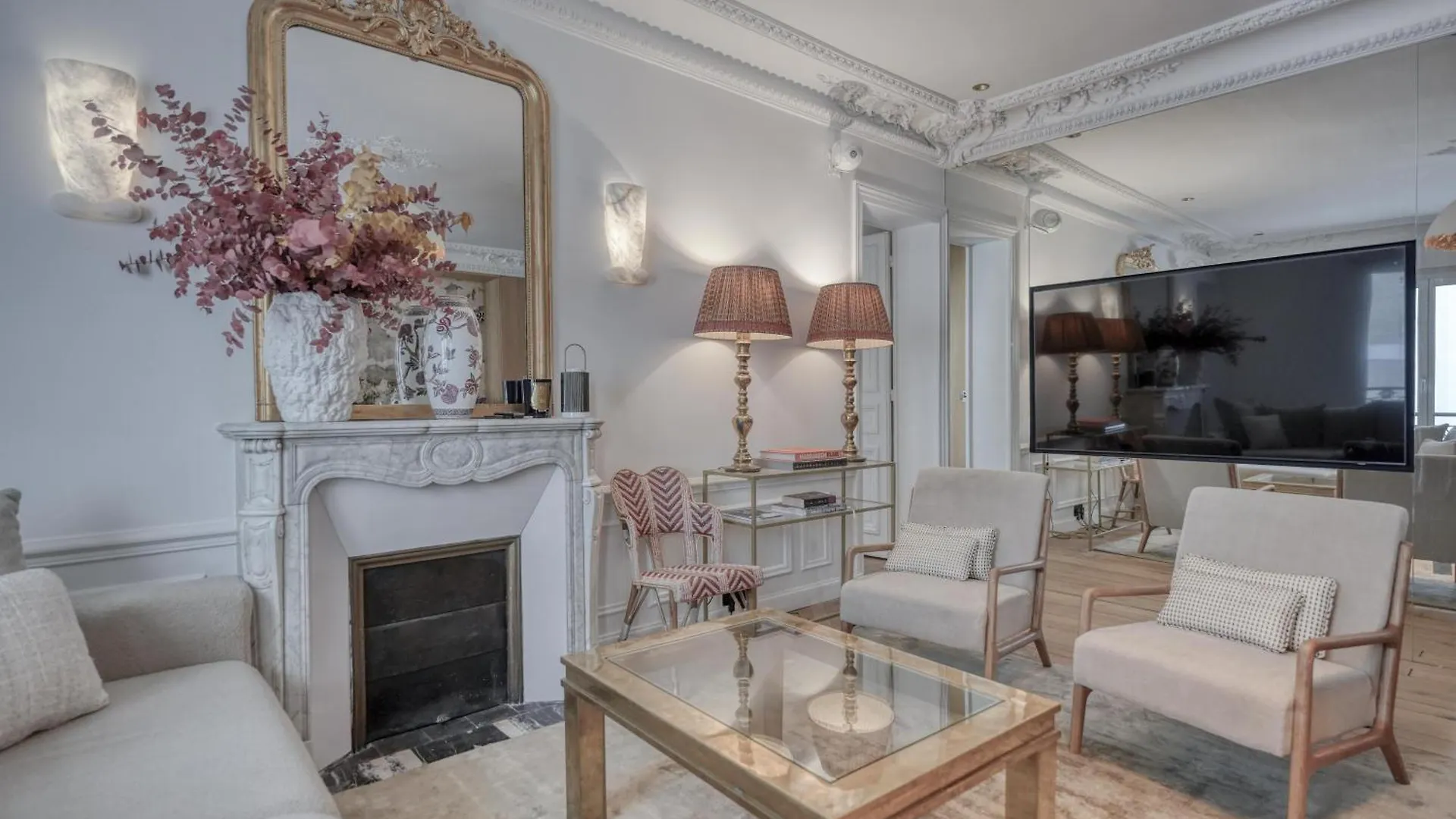 Appartement Montaigne Luxury Parijs